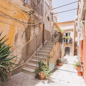 la-casa-di-carina.sicilyhotelsitaly.net/