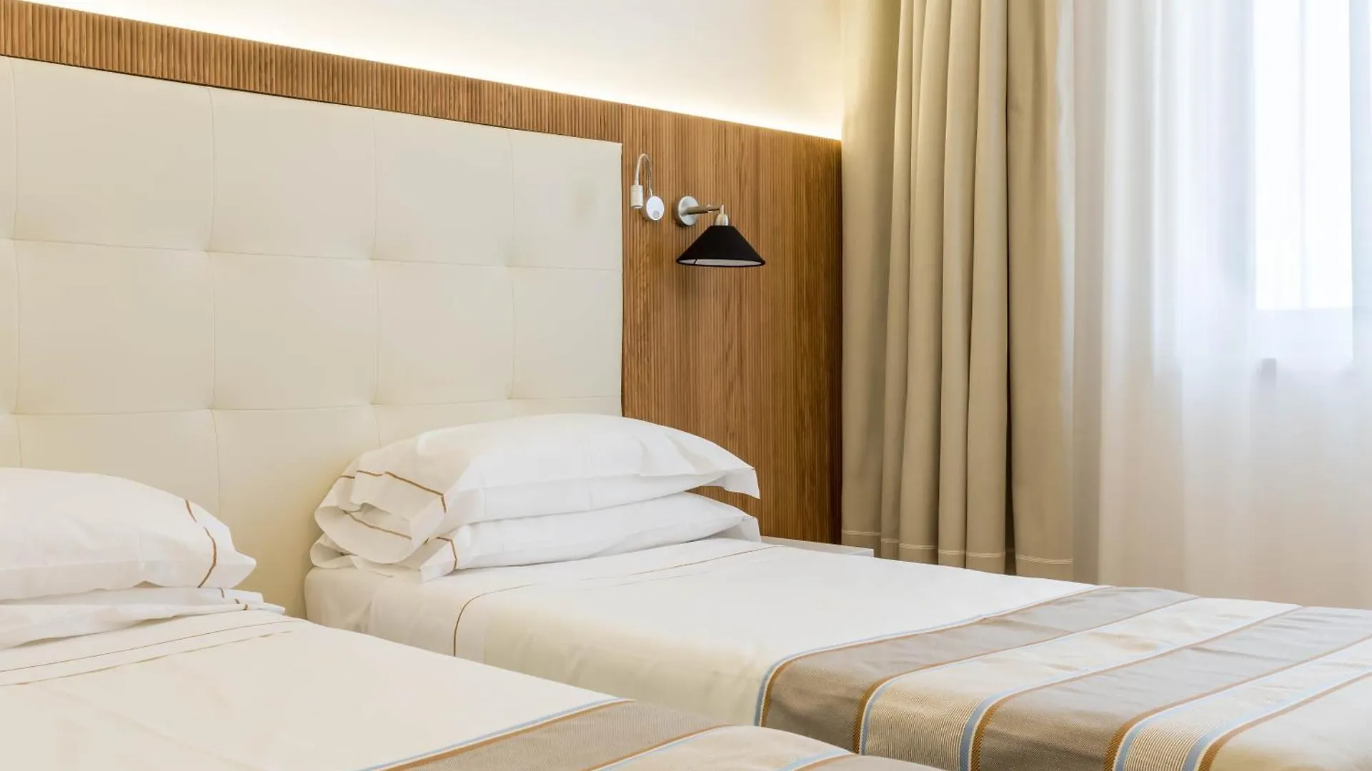 Hotel Catalunya Alguer 4*,